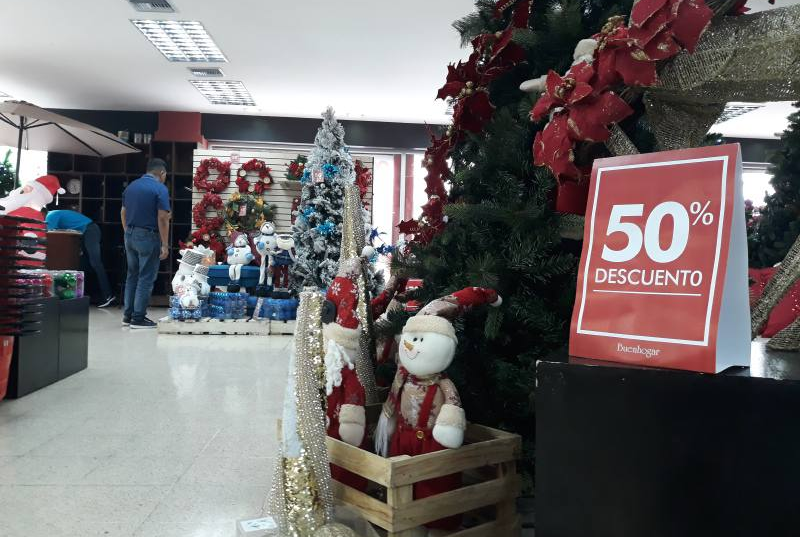 Navidad llegó en julio y con ahorro a los almacenes de Ecuador